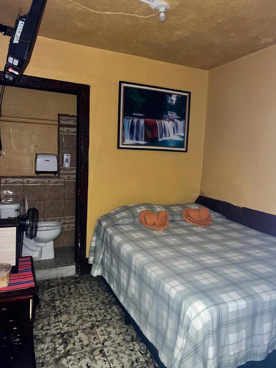 Hotel Alma Maya Antigua Extérieur photo