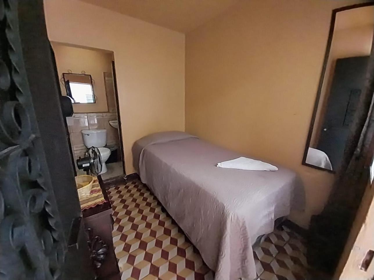 Hotel Alma Maya Antigua Extérieur photo