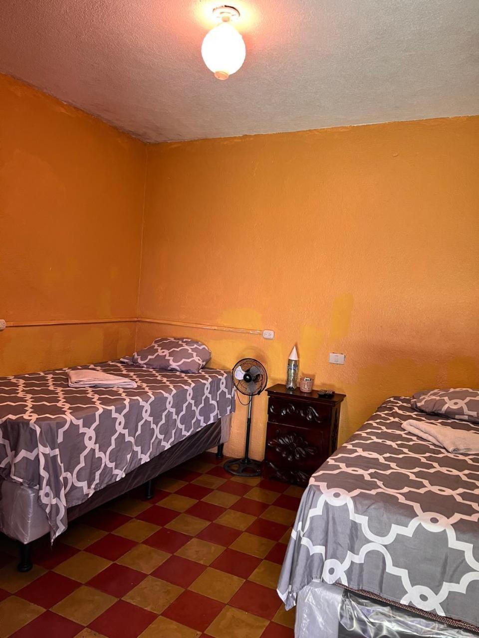 Hotel Alma Maya Antigua Extérieur photo
